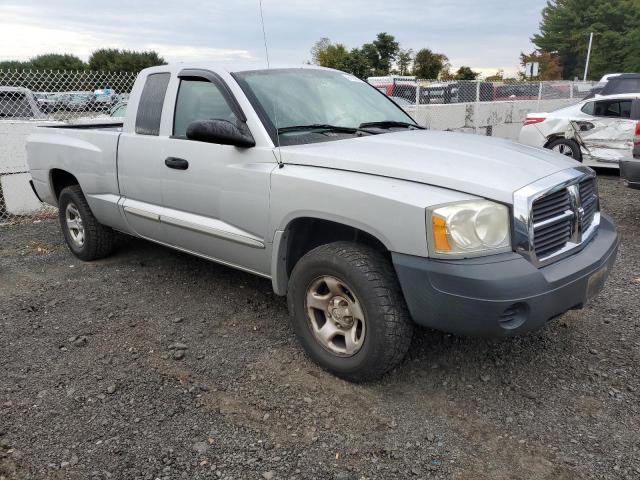 DODGE DAKOTA ST 2005 with VIN 1D7HE22KX5S330132 - Photo from auction