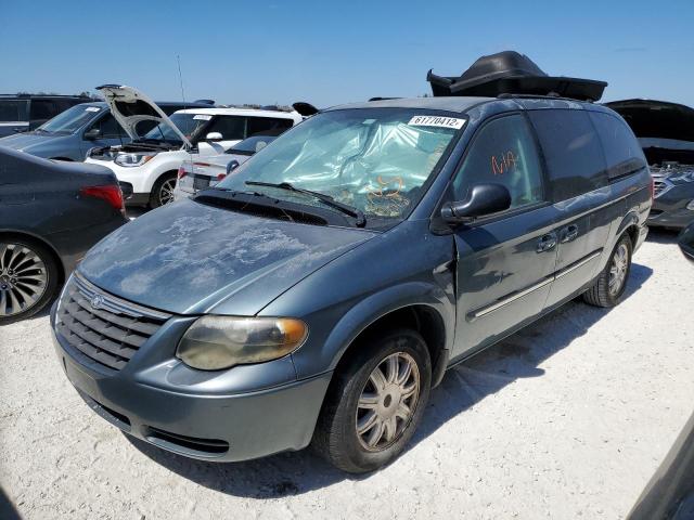 Photo 2 from auction – 2005 CHRYSLER TOWN & COU with VIN 2C4GP54L55R487561