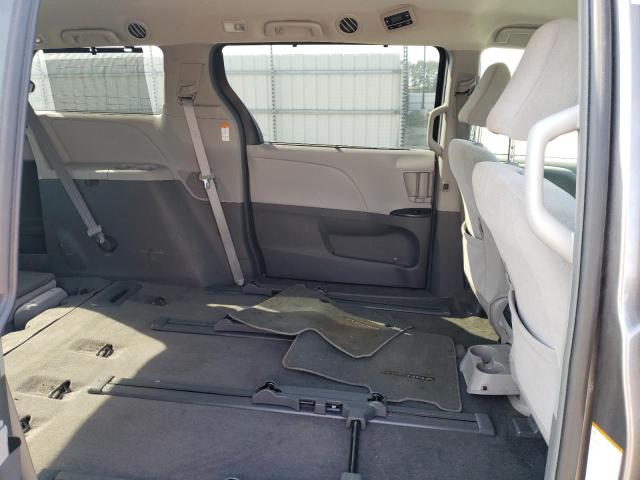 Photo 6 from auction – 2018 TOYOTA SIENNA LE with VIN 5TDJZ3DC6JS203358