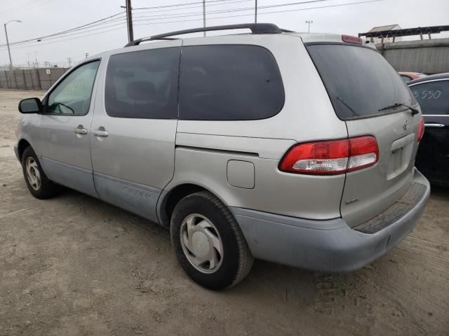 Photo 3 from auction – 2002 TOYOTA SIENNA LE with VIN 4T3ZF13C52U444619