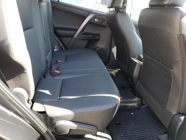 Photo 6 from auction – 2018 TOYOTA RAV4 SE with VIN JTMJFREV3JJ249738