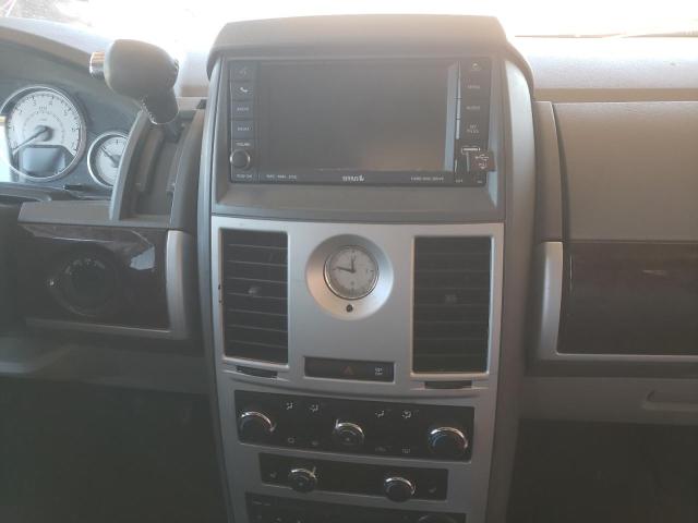 Photo 9 from auction – 2010 CHRYSLER TOWN & COU with VIN 2A4RR5D1XAR463620
