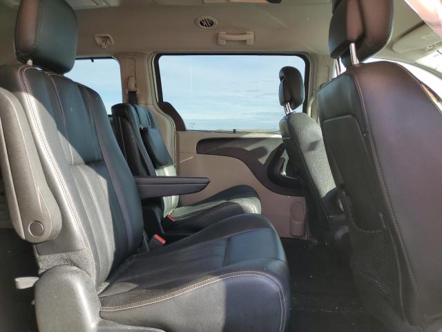Photo 6 from auction – 2016 CHRYSLER TOWN & COU with VIN 2C4RC1BG5GR305878