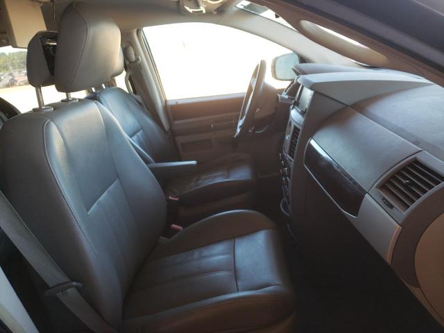 Photo 5 from auction – 2010 CHRYSLER TOWN & COU with VIN 2A4RR5D1XAR463620
