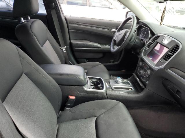 Photo 5 from auction – 2019 CHRYSLER 300 TOURIN with VIN 2C3CCAAG0KH500992