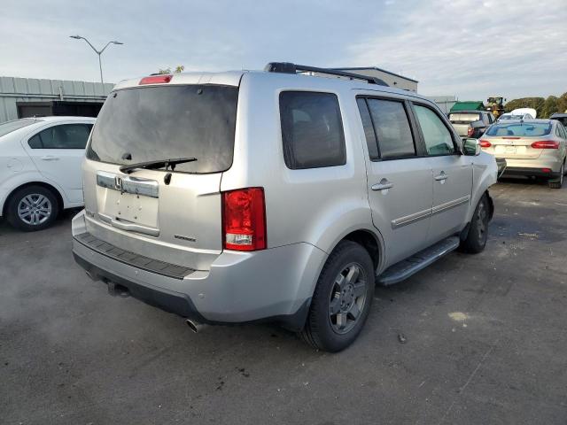 Photo 4 from auction – 2011 HONDA PILOT TOUR with VIN 5FNYF3H99BB013596