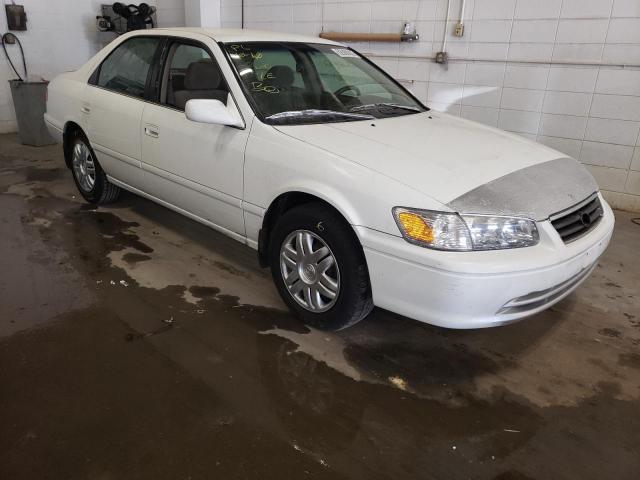 TOYOTA CAMRY CE 2000 with VIN 4T1BG22K6YU759069 - Photo from auction