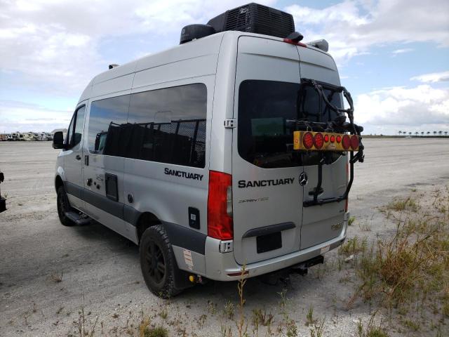 Photo 3 from auction – 2022 THOR MOTORHOME with VIN W1X4EBVY6LT042432