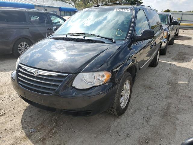 Photo 2 from auction – 2005 CHRYSLER TOWN & COU with VIN 2C4GP54L05R517808