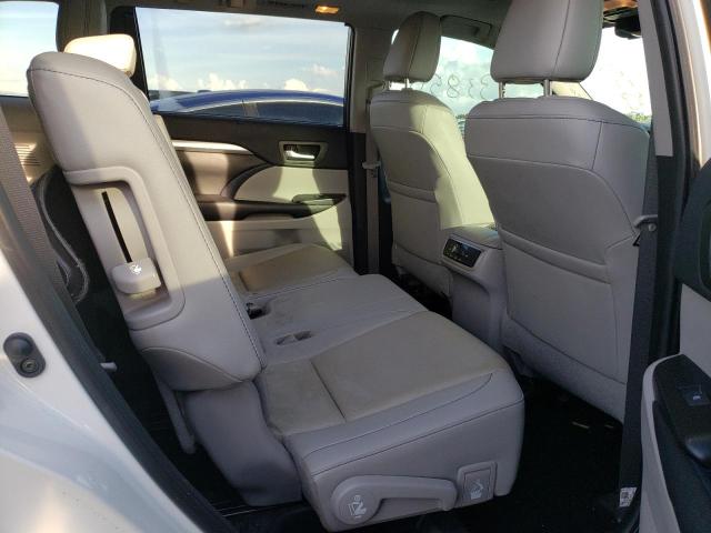 Photo 6 from auction – 2019 TOYOTA HIGHLANDER with VIN 5TDKZRFH4KS355334