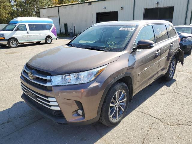 Фото 2 с аукциона – 2018 TOYOTA HIGHLANDER с VIN 5TDJZRFH3JS828022