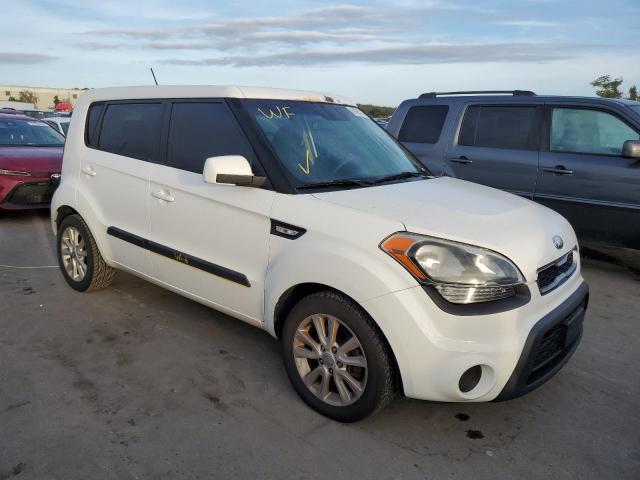KIA SOUL 2013 with VIN KNDJT2A54D7767364 - Photo from auction