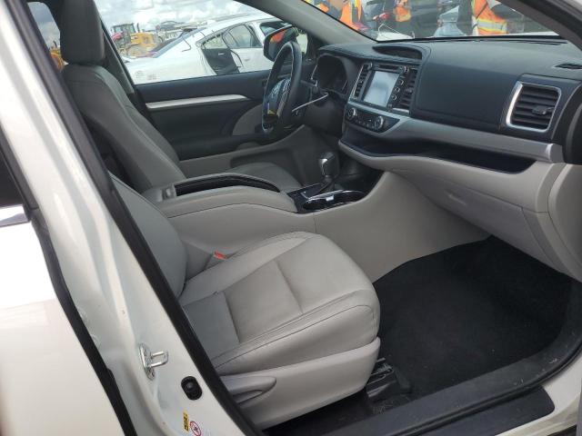 Photo 5 from auction – 2015 TOYOTA HIGHLANDER with VIN 5TDKKRFHXFS053542