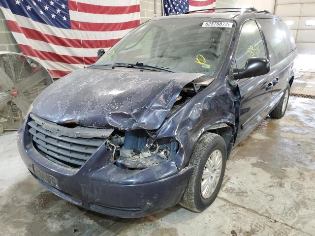 Photo 2 from auction – 2005 CHRYSLER TOWN & COU with VIN 2C4GP44R85R530613