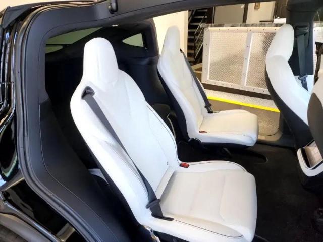 Photo 9 from auction – 2022 TESLA MODEL X with VIN 7SAXCBE63NF333030