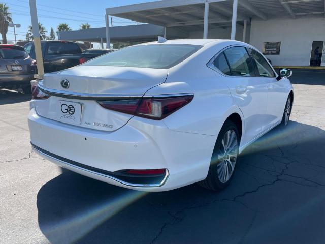Photo 4 from auction – 2021 LEXUS ES 250 BAS with VIN 58AD11D11MU003001