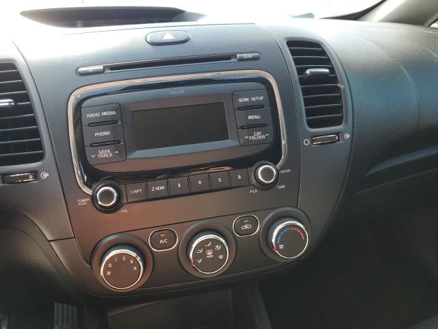 Photo 9 from auction – 2018 KIA FORTE LX with VIN 3KPFK4A77JE174275