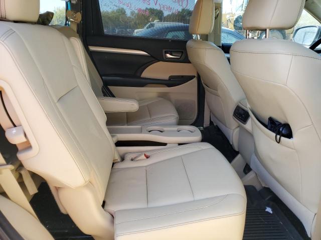 Photo 6 from auction – 2018 TOYOTA HIGHLANDER with VIN 5TDJZRFH3JS828022