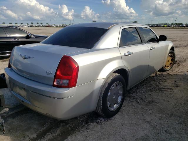 Photo 4 from auction – 2005 CHRYSLER 300 TOURIN with VIN 2C3AA53G55H652305