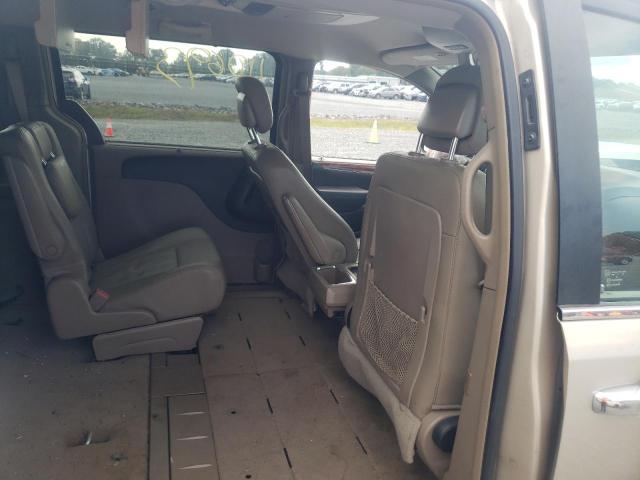Photo 6 from auction – 2016 CHRYSLER TOWN & COU with VIN 2C4RC1BG1GR175100