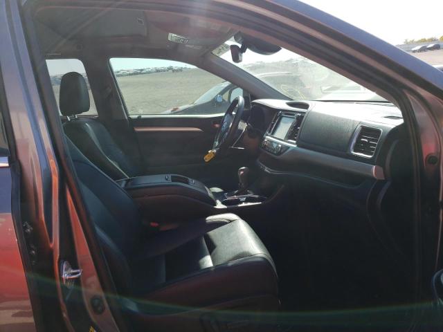 Photo 5 from auction – 2019 TOYOTA HIGHLANDER with VIN 5TDKZRFH3KS566363