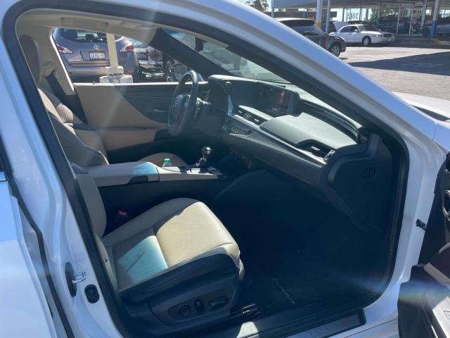 Photo 5 from auction – 2021 LEXUS ES 250 BAS with VIN 58AD11D11MU003001