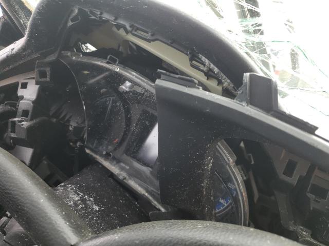 Photo 8 from auction – 2017 TOYOTA COROLLA L with VIN 5YFBURHE3HP603964