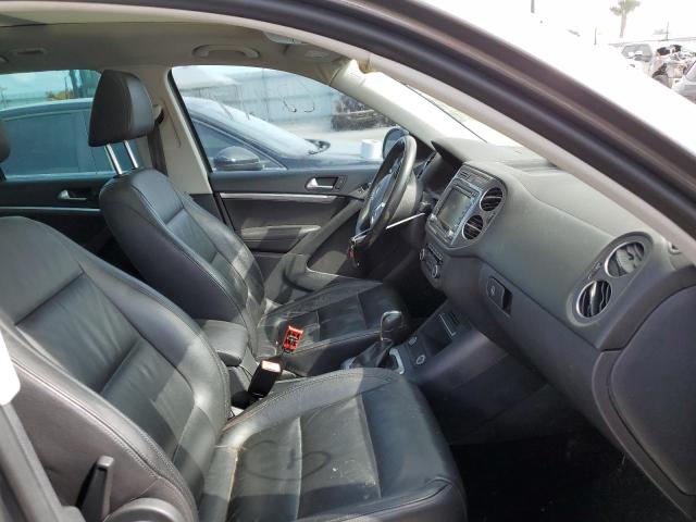 Photo 5 from auction – 2012 VOLKSWAGEN TIGUAN S with VIN WVGAV7AX7CW080274