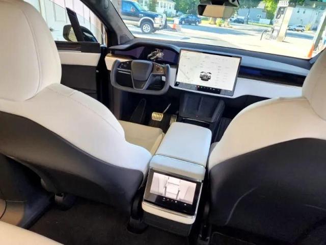Photo 7 from auction – 2022 TESLA MODEL X with VIN 7SAXCBE63NF333030