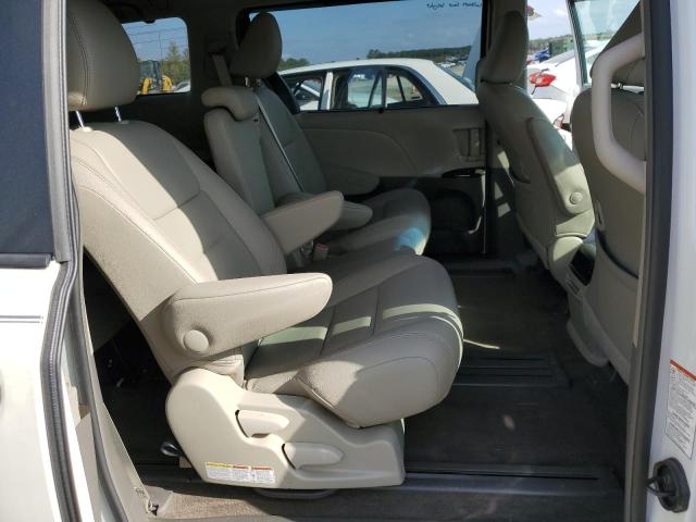 Photo 6 from auction – 2017 TOYOTA SIENNA XLE with VIN 5TDYZ3DC8HS799226