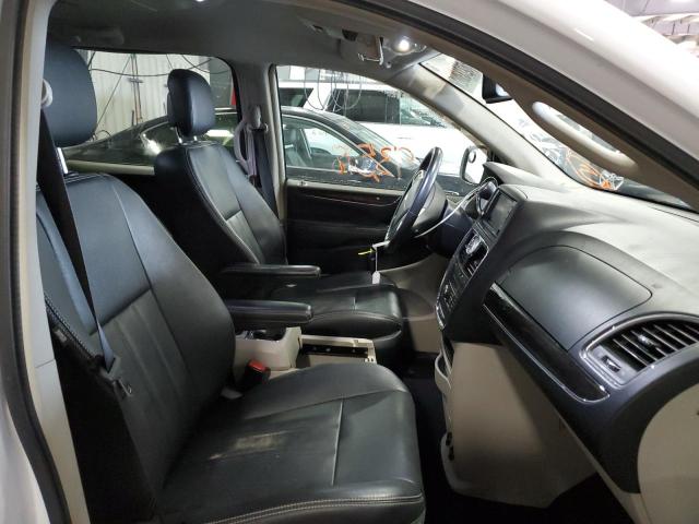 Photo 5 from auction – 2016 CHRYSLER TOWN & COU with VIN 2C4RC1BG8GR214135