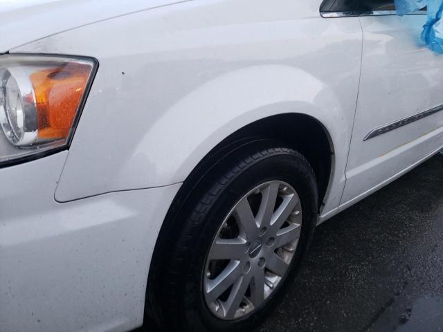 Photo 9 from auction – 2015 CHRYSLER TOWN & COU with VIN 2C4RC1BG8FR535347
