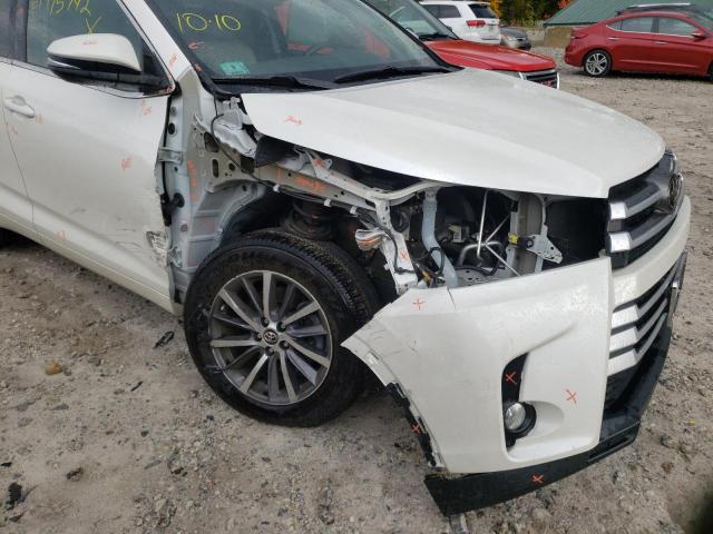 Photo 9 from auction – 2017 TOYOTA HIGHLANDER with VIN 5TDJZRFH7HS452631