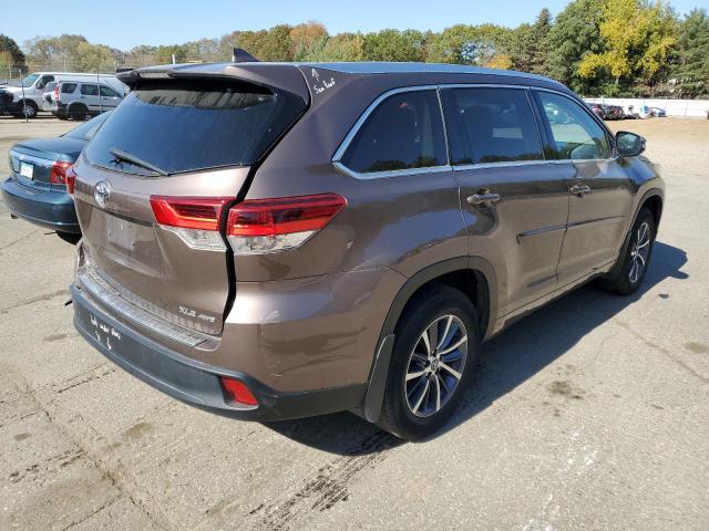 Photo 4 from auction – 2018 TOYOTA HIGHLANDER with VIN 5TDJZRFH3JS828022