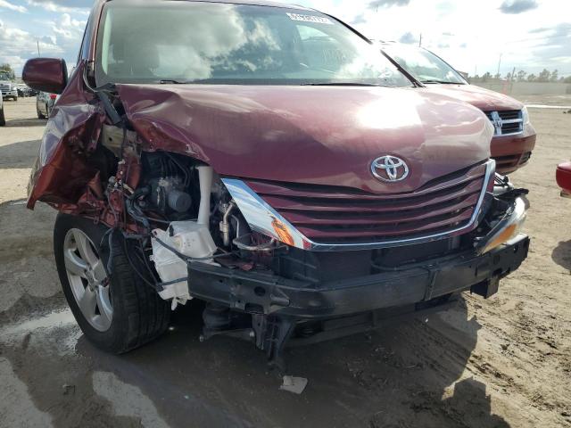 Photo 9 from auction – 2017 TOYOTA SIENNA LE with VIN 5TDKZ3DC9HS824012
