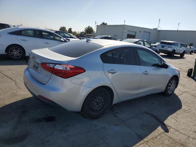 Photo 4 from auction – 2016 KIA FORTE LX with VIN KNAFK4A66G5565281