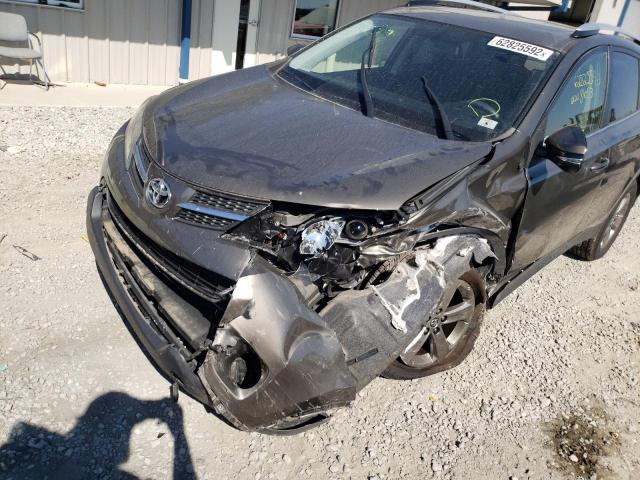 Photo 9 from auction – 2015 TOYOTA RAV4 XLE with VIN JTMRFREV5FD164487