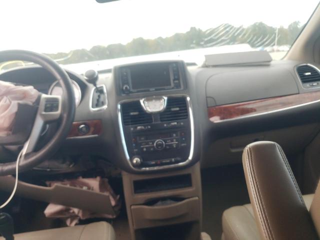 Photo 9 from auction – 2016 CHRYSLER TOWN & COU with VIN 2C4RC1BG1GR175100