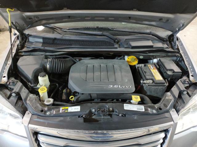 Photo 7 from auction – 2015 CHRYSLER TOWN & COU with VIN 2C4RC1BG0FR505873