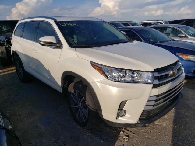 TOYOTA HIGHLANDER 2019 with VIN 5TDKZRFH4KS355334 - Photo from auction