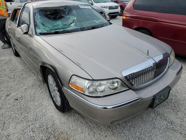 LINCOLN TOWN CAR E 2003 with VIN 1LNHM81W23Y695012 - Photo from auction