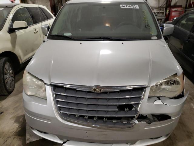 Photo 7 from auction – 2010 CHRYSLER TOWN & COU with VIN 2A4RR5D10AR319204