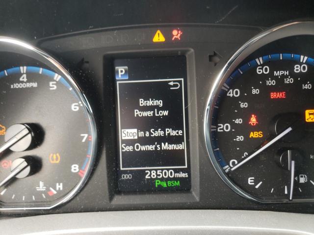 Photo 8 from auction – 2018 TOYOTA RAV4 LIMIT with VIN 2T3YFREV5JW446930