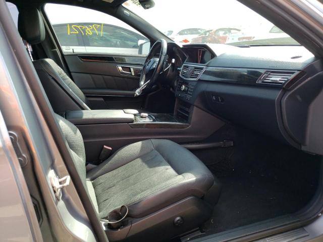 Photo 5 from auction – 2010 MERCEDES-BENZ E 550 with VIN WDDHF7CB9AA121912