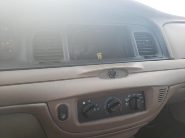Photo 9 from auction – 2005 FORD CROWN VICT with VIN 2FAFP71W65X128954