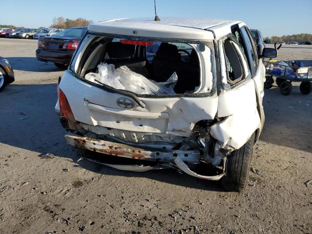 Photo 9 from auction – 2005 TOYOTA SCION XA with VIN JTKKT604850126418