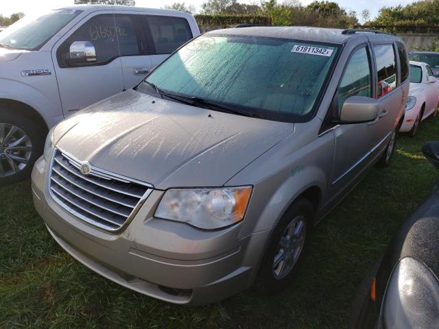 Photo 2 from auction – 2009 CHRYSLER TOWN & COU with VIN 2A8HR541X9R584976