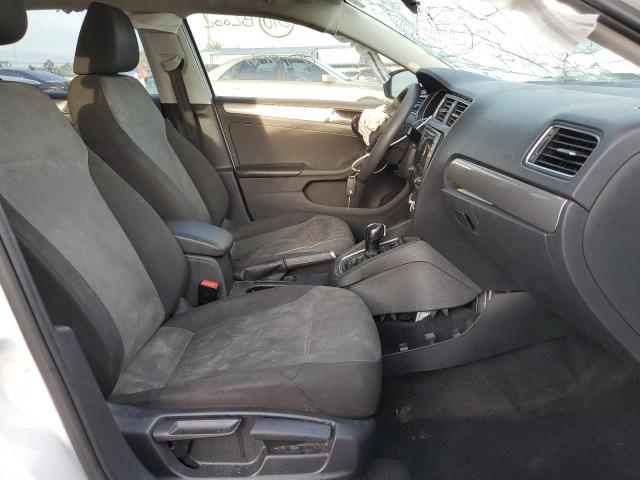 Photo 5 from auction – 2017 VOLKSWAGEN JETTA S with VIN 3VW2B7AJ1HM385609