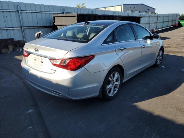 Photo 4 from auction – 2012 HYUNDAI SONATA SE with VIN 5NPEC4AC5CH346937