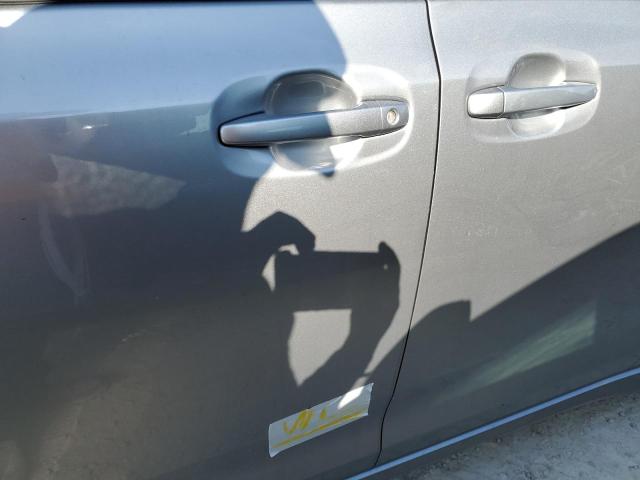 Photo 9 from auction – 2018 TOYOTA SIENNA LE with VIN 5TDKZ3DC2JS938505